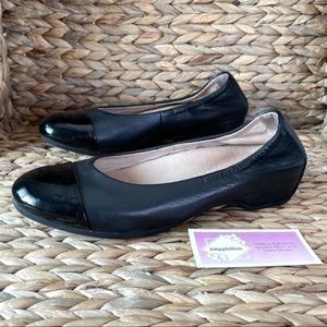 Dansko Lisanne Black Flats 38 (sz 7.5-8)